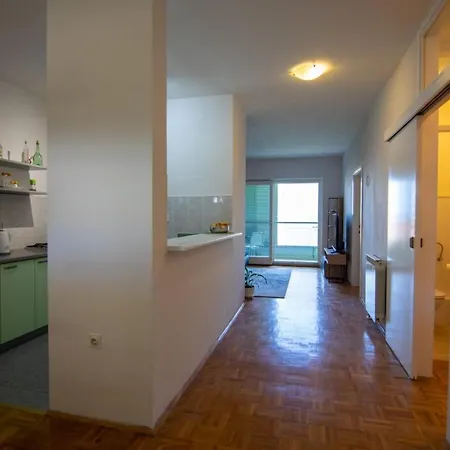 Danny Apartment *