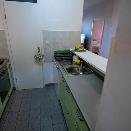 Danny Apartment *