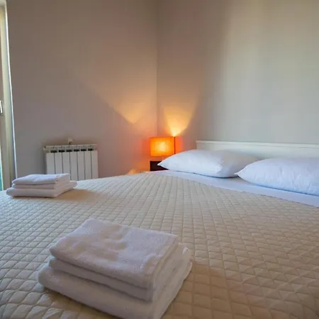 Danny Apartment *