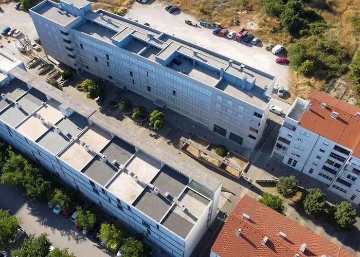 דירה Danny זאדאר